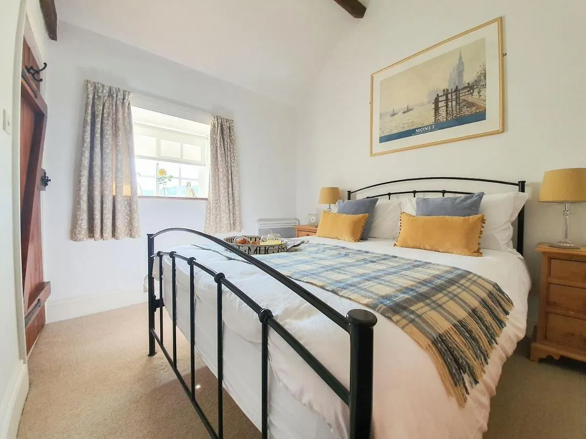 Cloughton Curly Tail Cottage
